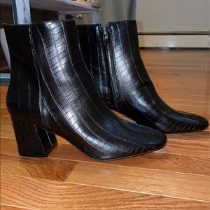 Women’s booties 8.5